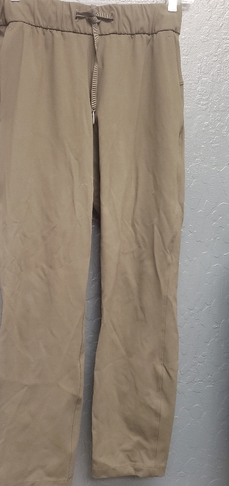 Lululemon on the fly 7/8 pants
